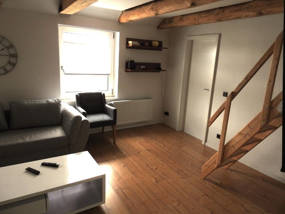 Communal lounge/ TV room, TV and multimedia, Living room, Seating area
