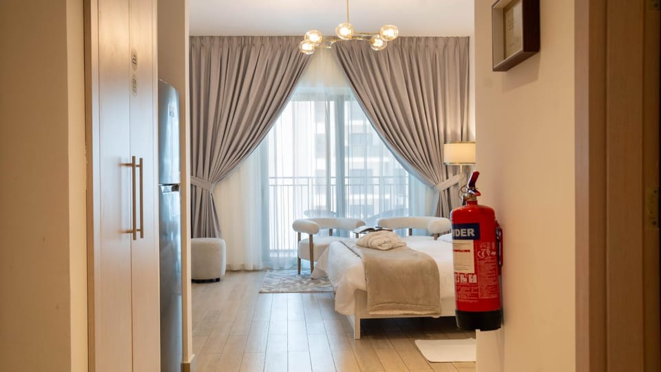 Bed, Photo of the whole room, Seating area, Bedroom, towels
