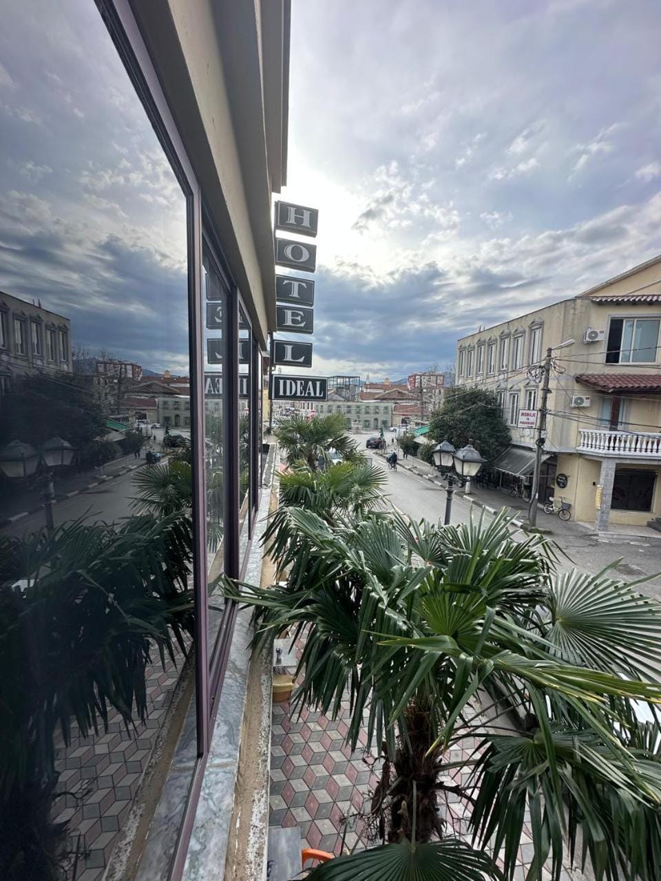 Property building, Day, Neighbourhood, City view, Street view