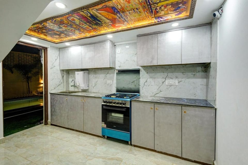 Kitchen or kitchenette, oven, stove