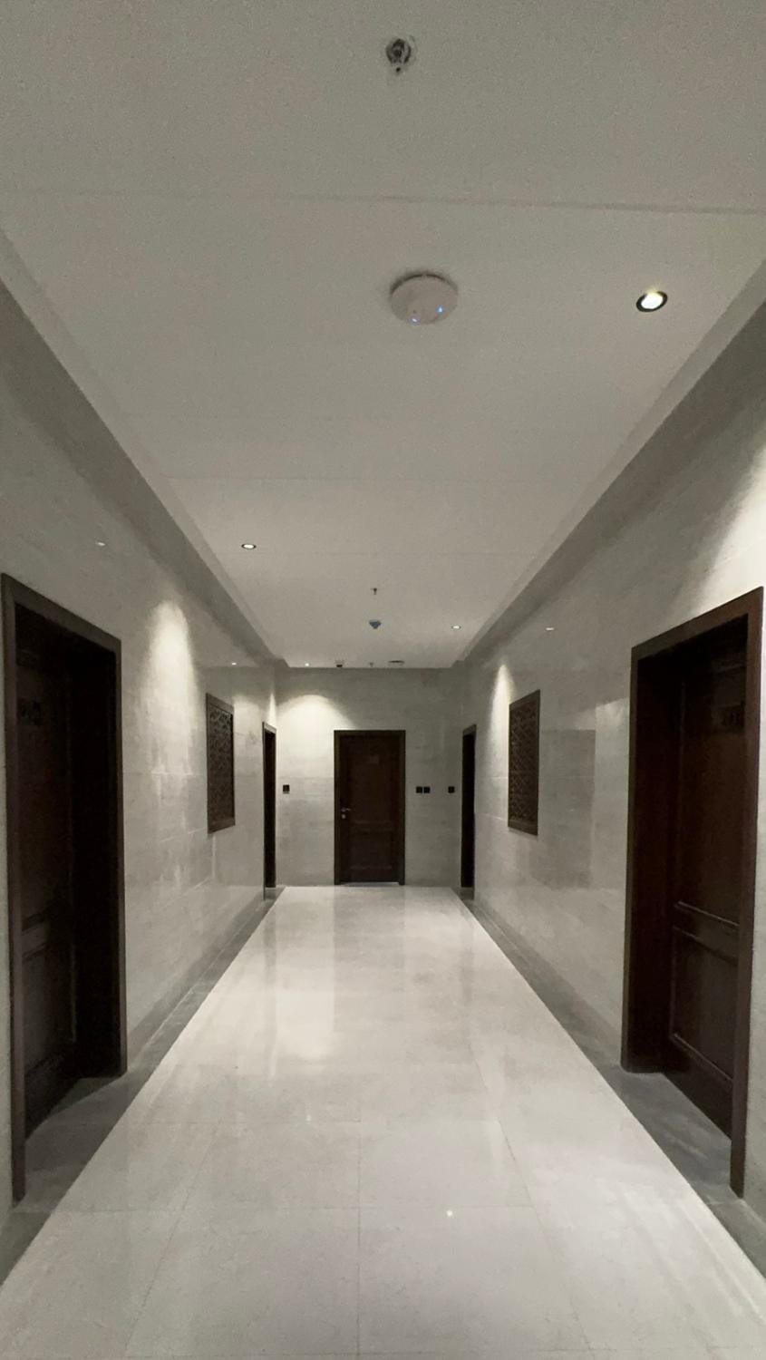 مجمع الملكة بصامطة غرفة فندقية راقيه تلبيي احتياجات الضيوف Apartment in Saudi Arabia