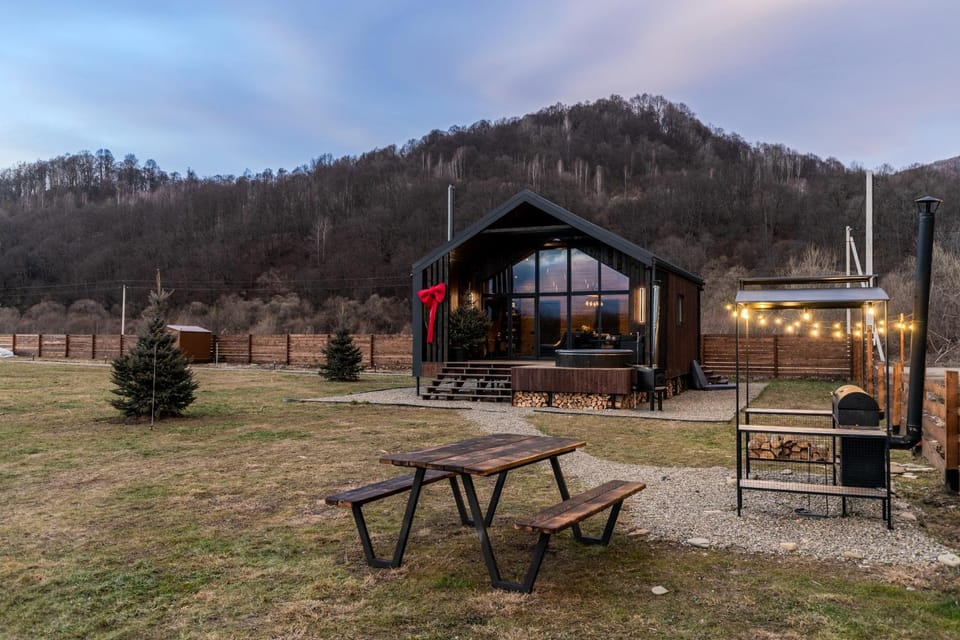Property building, BBQ facilities, BBQ facilities, Mountain view