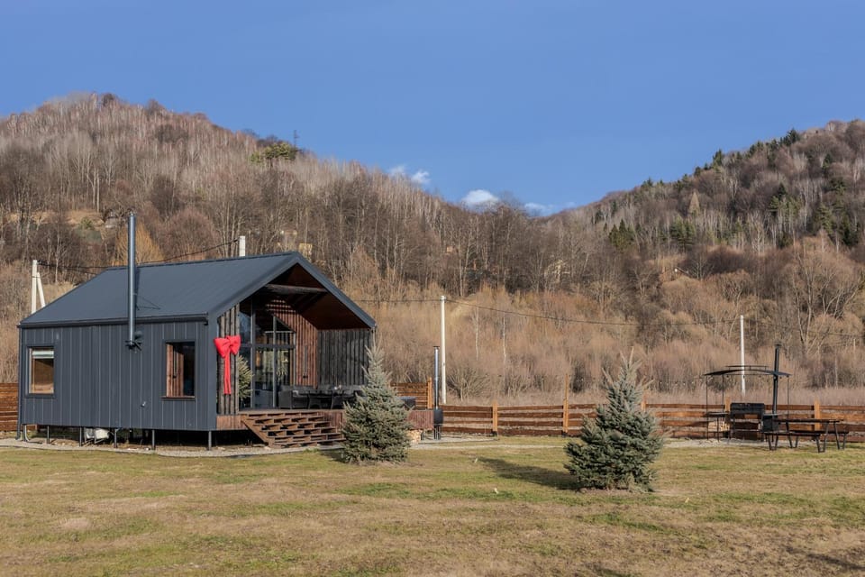 Property building, Natural landscape, Mountain view