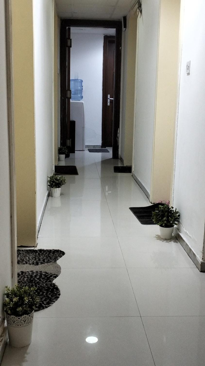 غرف مفروشة للبنات فقط Room for Ladies only Vacation rental in Abu Dhabi