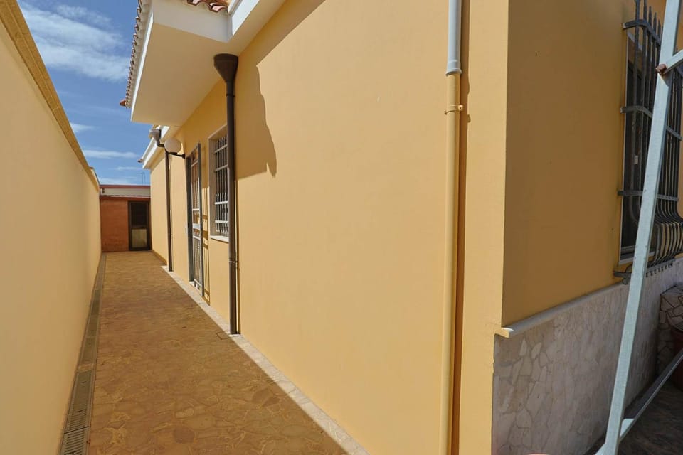 Property building, Day