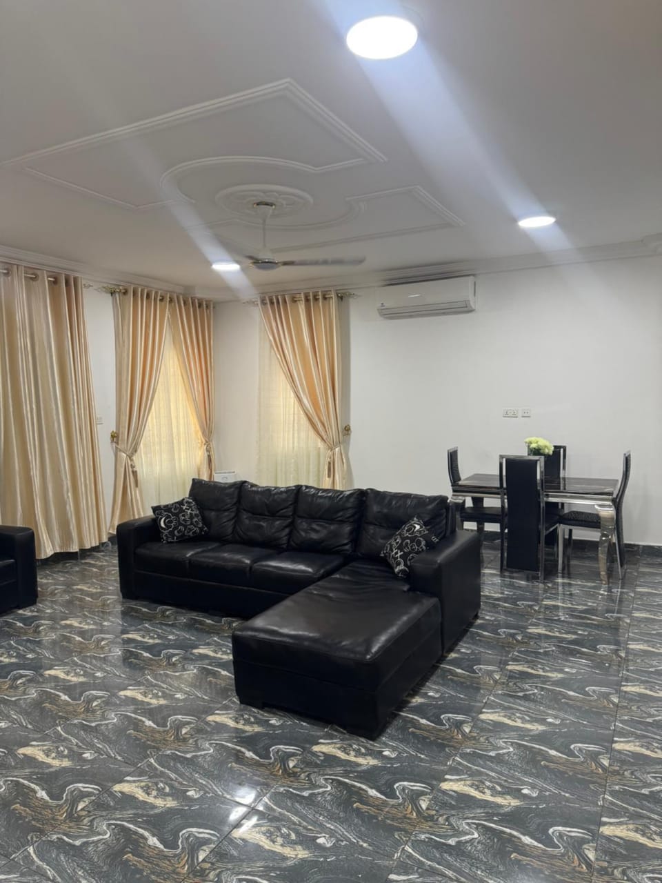 Jedric Executive Home Apartment in Accra