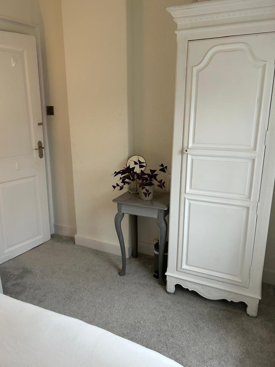 Bedroom, wardrobe