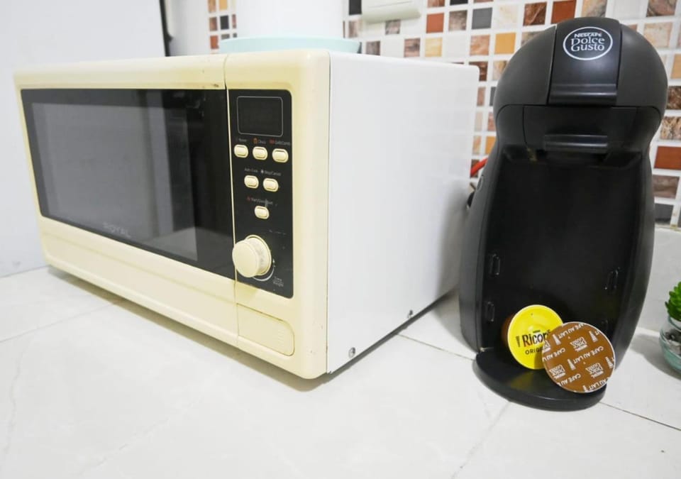 Coffee/tea facilities, toaster