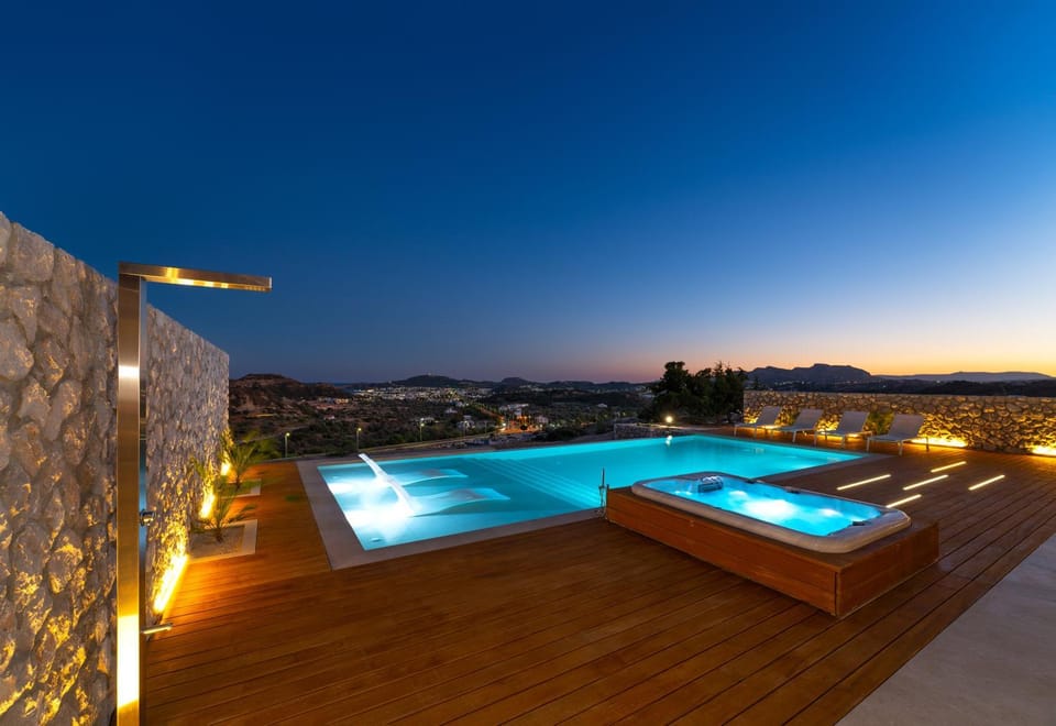 Hot Tub, Swimming pool