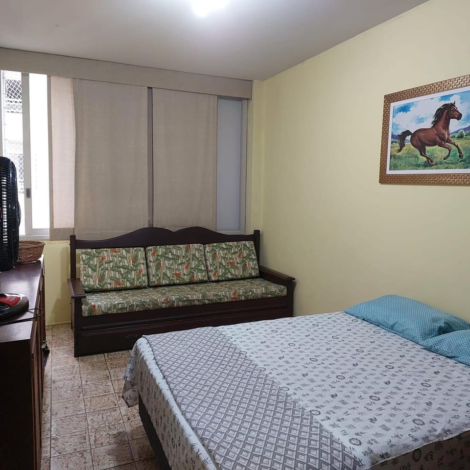 Guarujá-Pitangueiras-Quarto Privativo em apto compartilhado Vacation rental in State of São Paulo