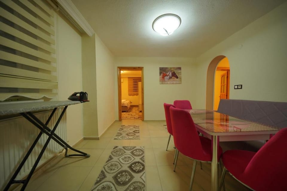Seating area, Dining area