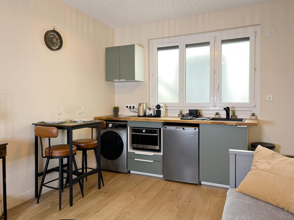 Dining area, dishwasher, oven, stove