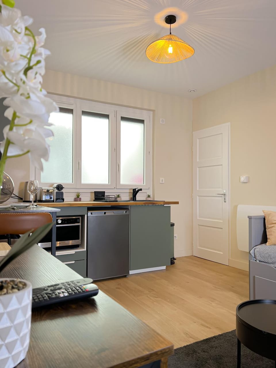 Seating area, Dining area