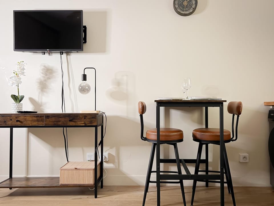 TV and multimedia, Dining area