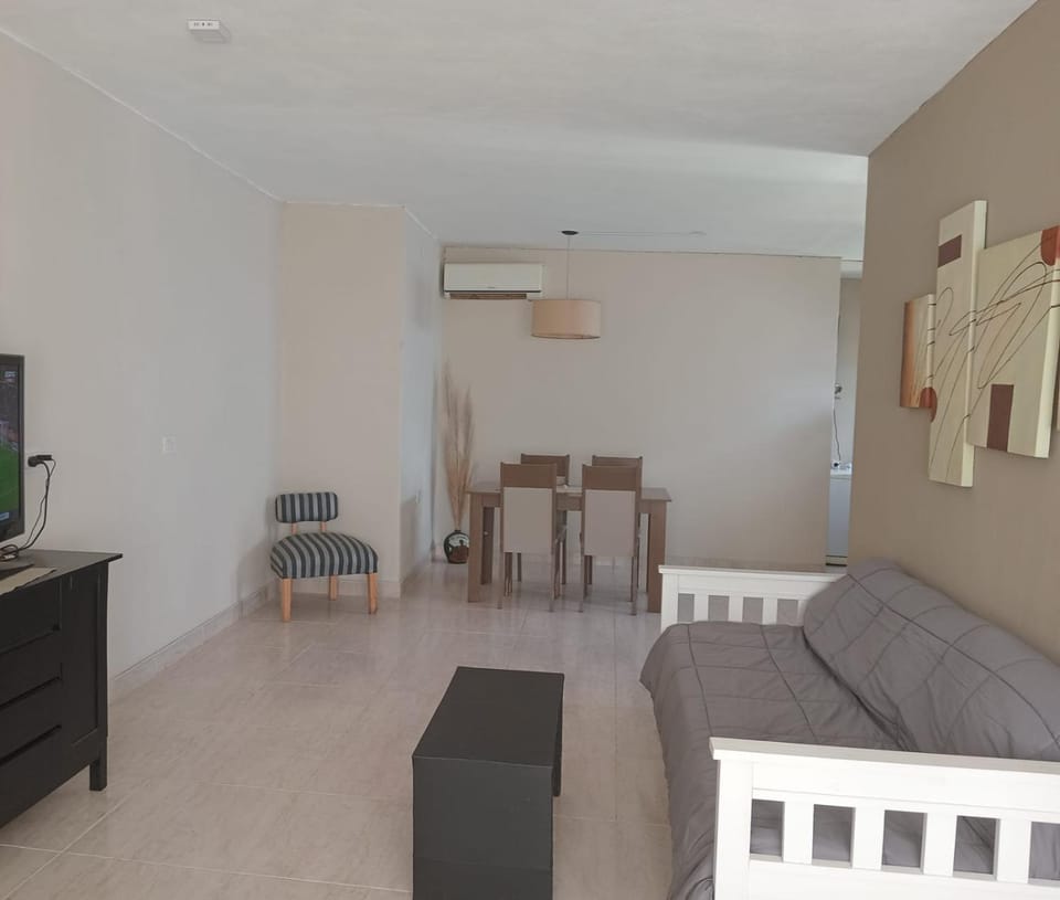 TV and multimedia, Seating area, Dining area, air conditioner