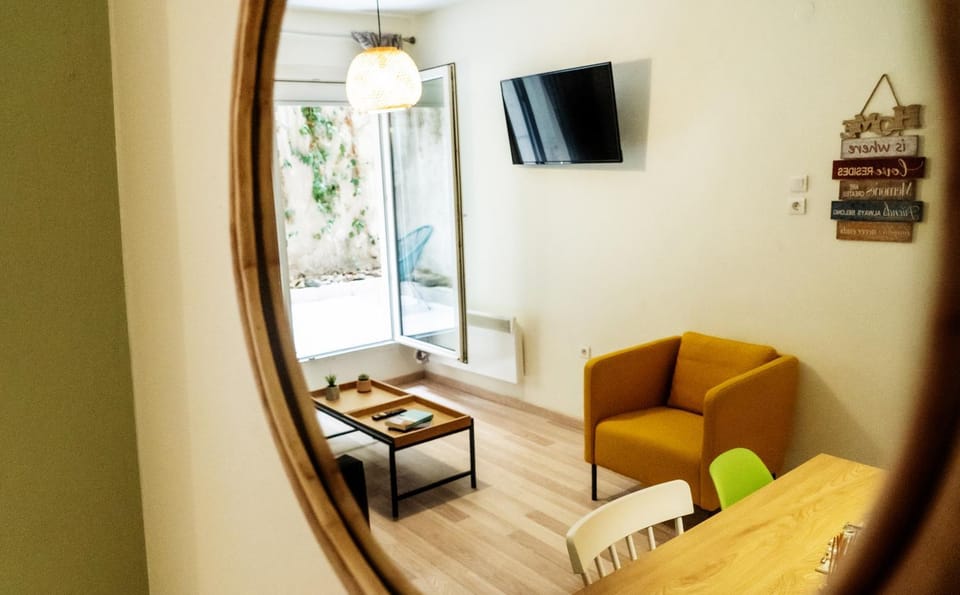 TV and multimedia, Living room, Seating area
