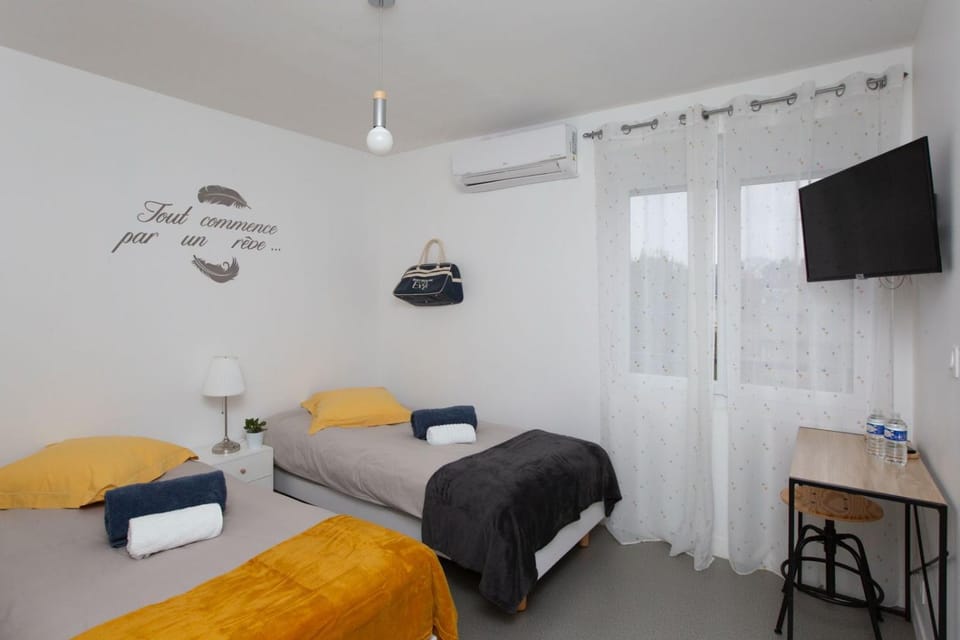 Bed, Bedroom