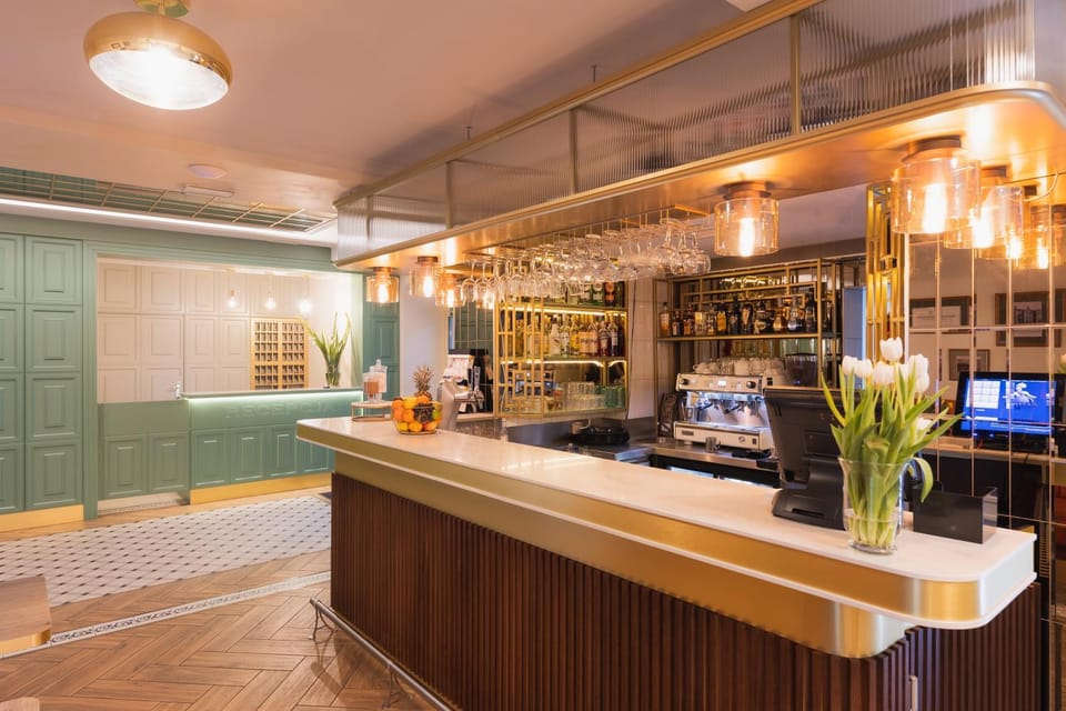 Lounge or bar, Drinks