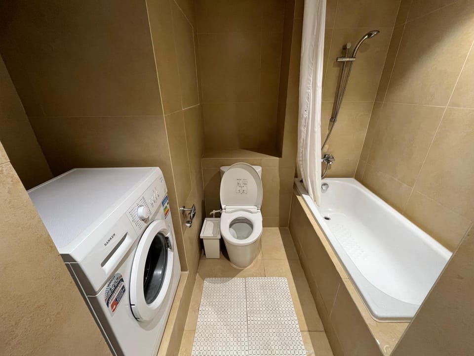 Toilet, Bathroom, washing machine