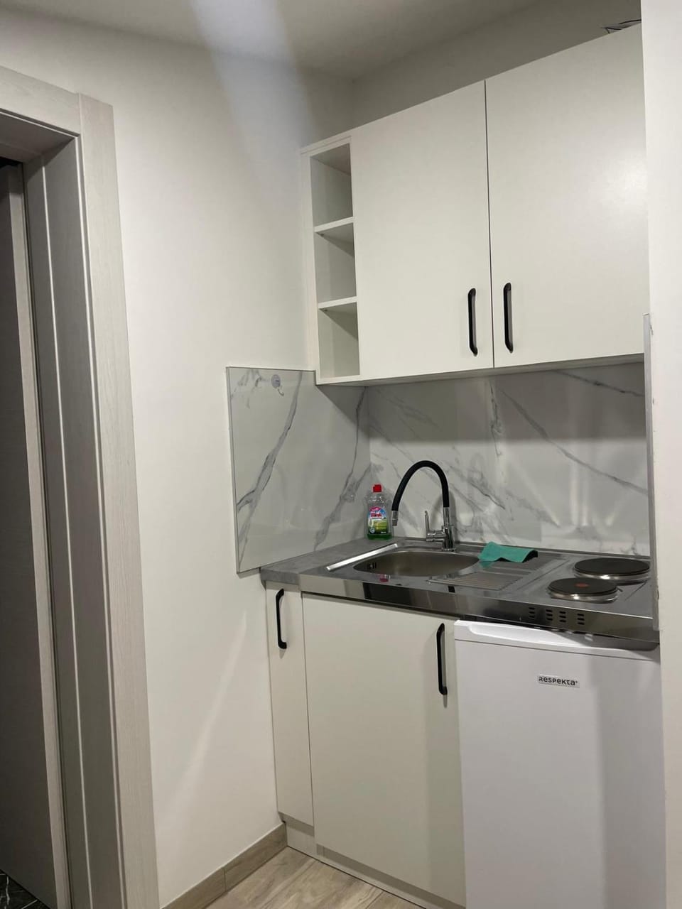 Kitchen or kitchenette, stove