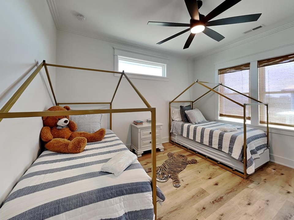 Carolina Bougie House in Carolina Beach