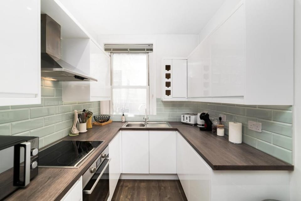Coffee/tea facilities, Kitchen or kitchenette, dishwasher, oven, pet friendly, stove, toaster
