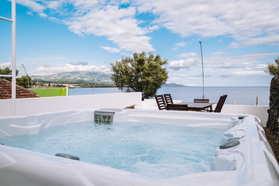 Natural landscape, Hot Tub, Spa and wellness centre/facilities