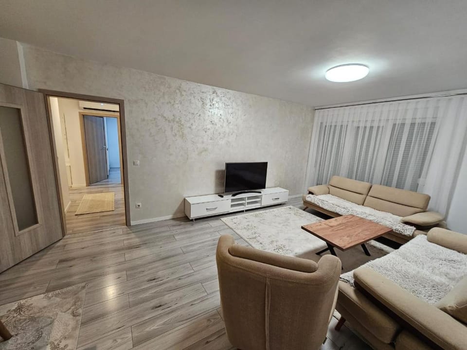 Communal lounge/ TV room, TV and multimedia, Living room, Photo of the whole room