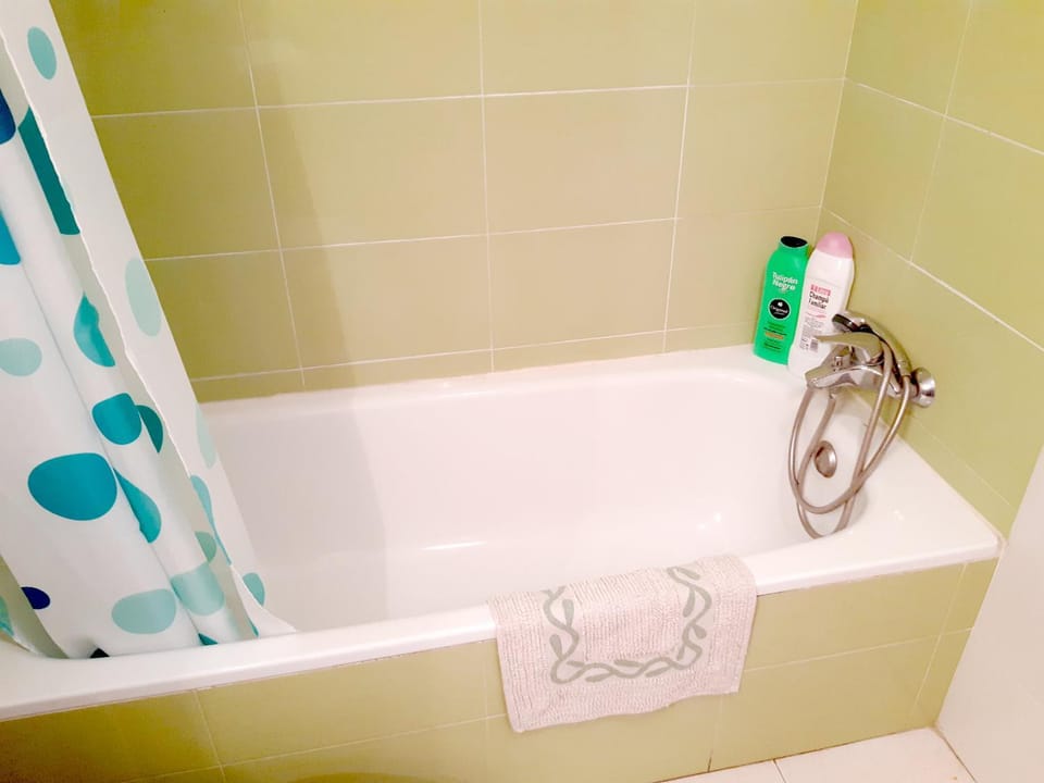 Bathroom, Bath