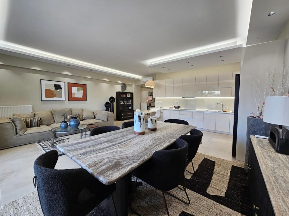 Living room, Seating area, Dining area