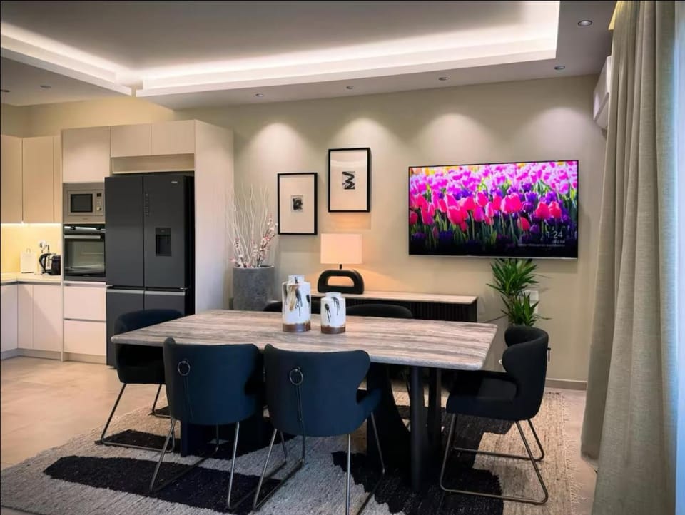 TV and multimedia, Kitchen or kitchenette, Dining area, oven