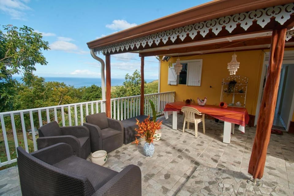 Property building, Patio, Natural landscape, Balcony/Terrace, Dining area