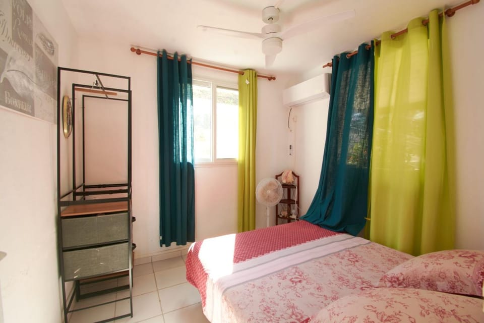 Bed, Bedroom, air conditioner