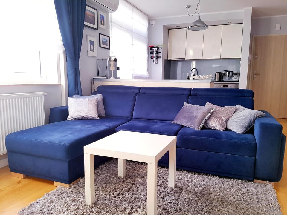 Kitchen or kitchenette, Seating area