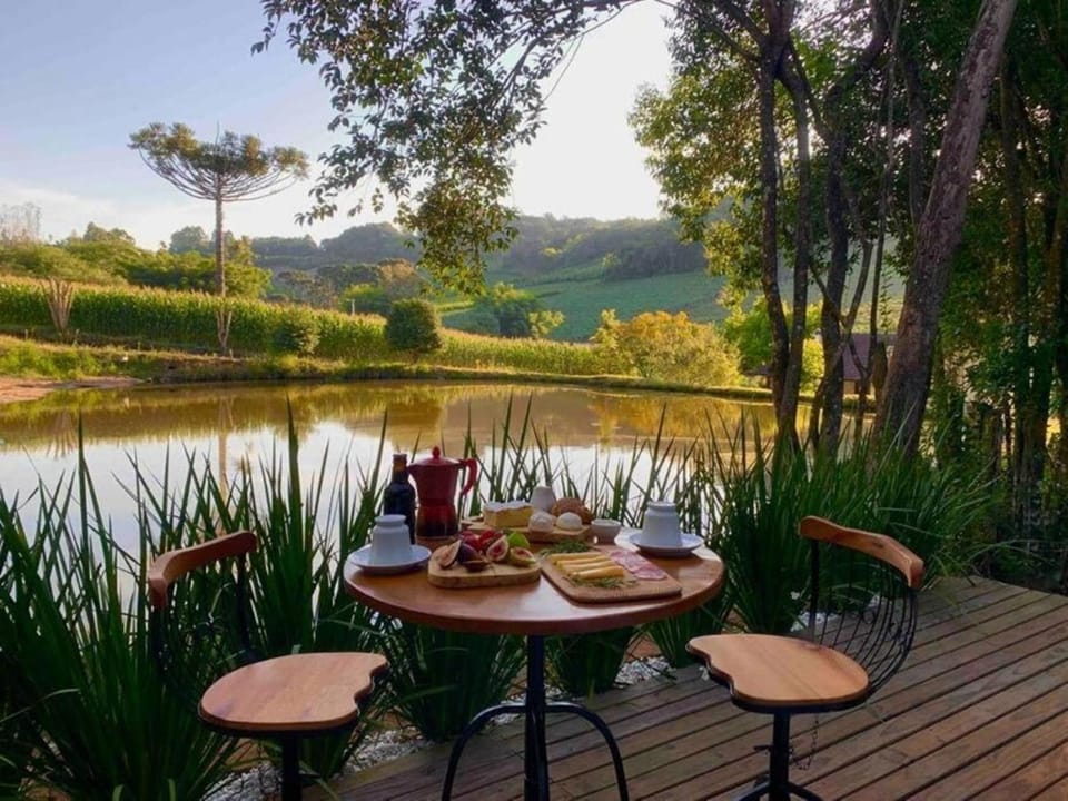 Cabana com lareira, hidro, cavalos e piscina Chalet in Bento Gonçalves