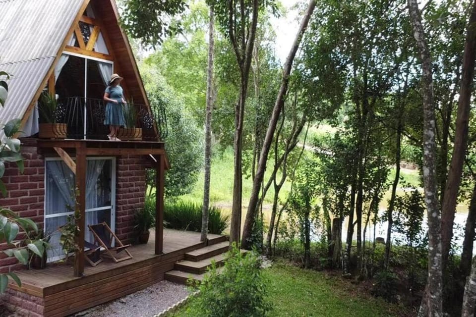 Cabana com lareira, hidro, cavalos e piscina Chalet in Bento Gonçalves