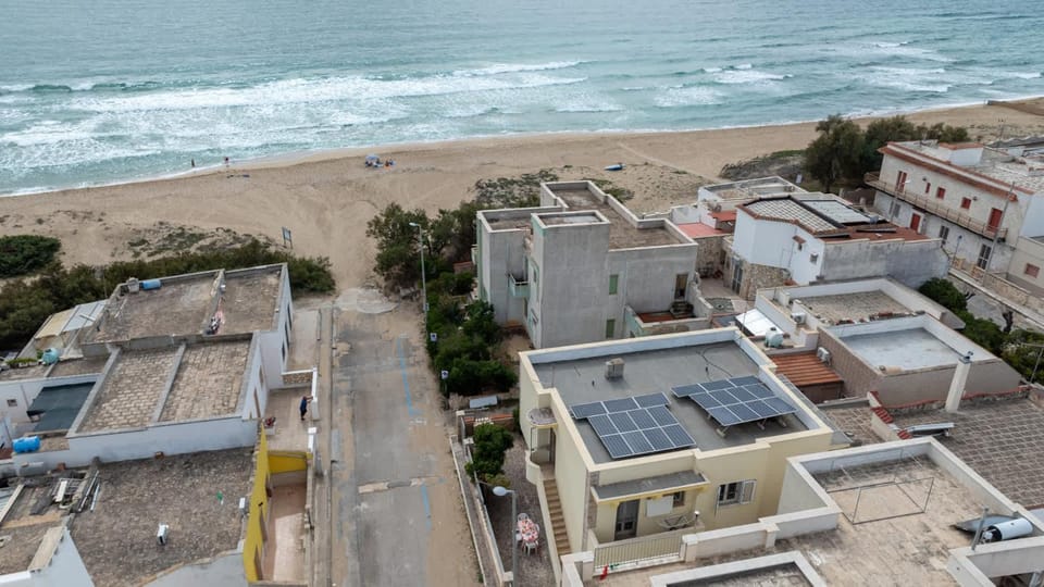 Casa Laura 2 a soli 20 mt dalla spiaggia di San Pietro in Bevagna House in Province of Taranto