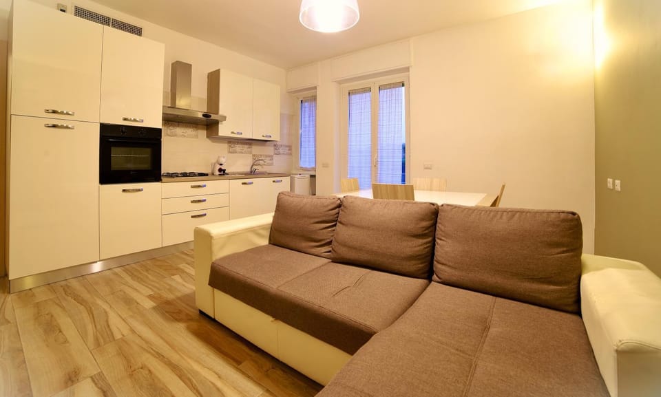 Living room, Seating area, Dining area, kitchen