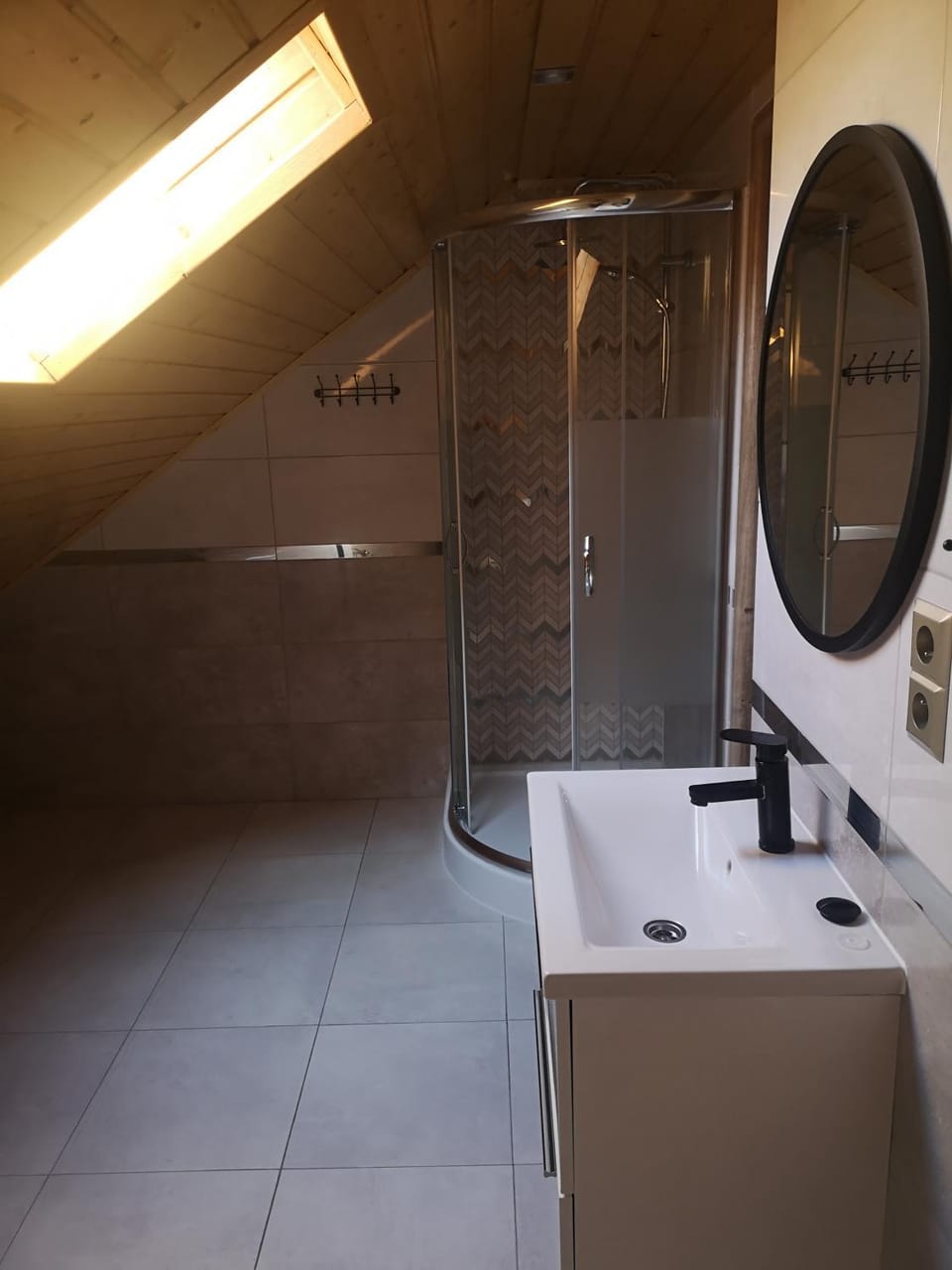 Shower, Bathroom