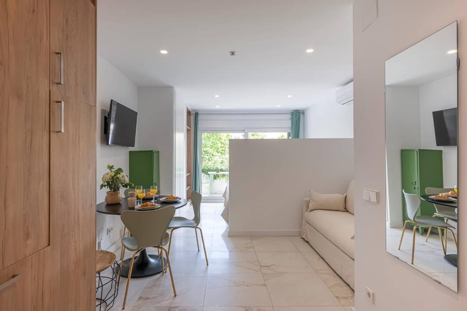 Communal lounge/ TV room, Living room