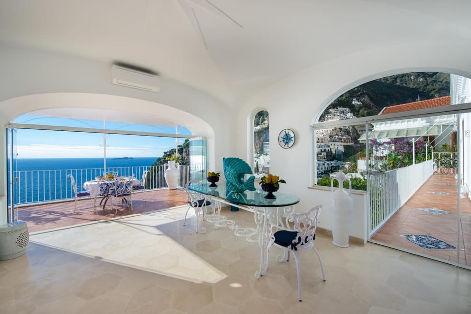 Living room, Sea view