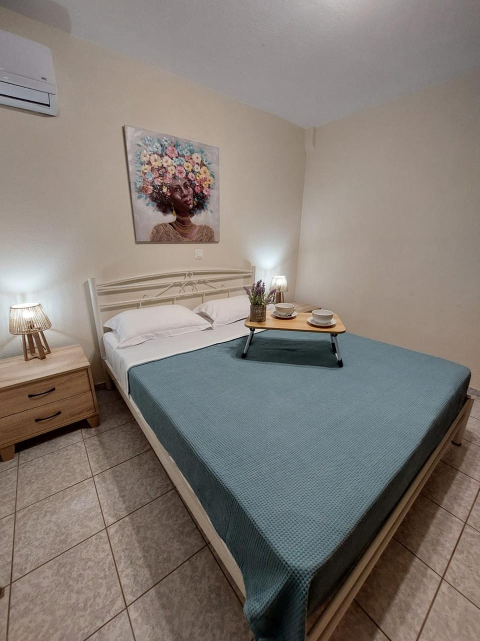 Bed, Photo of the whole room, Bedroom, air conditioner