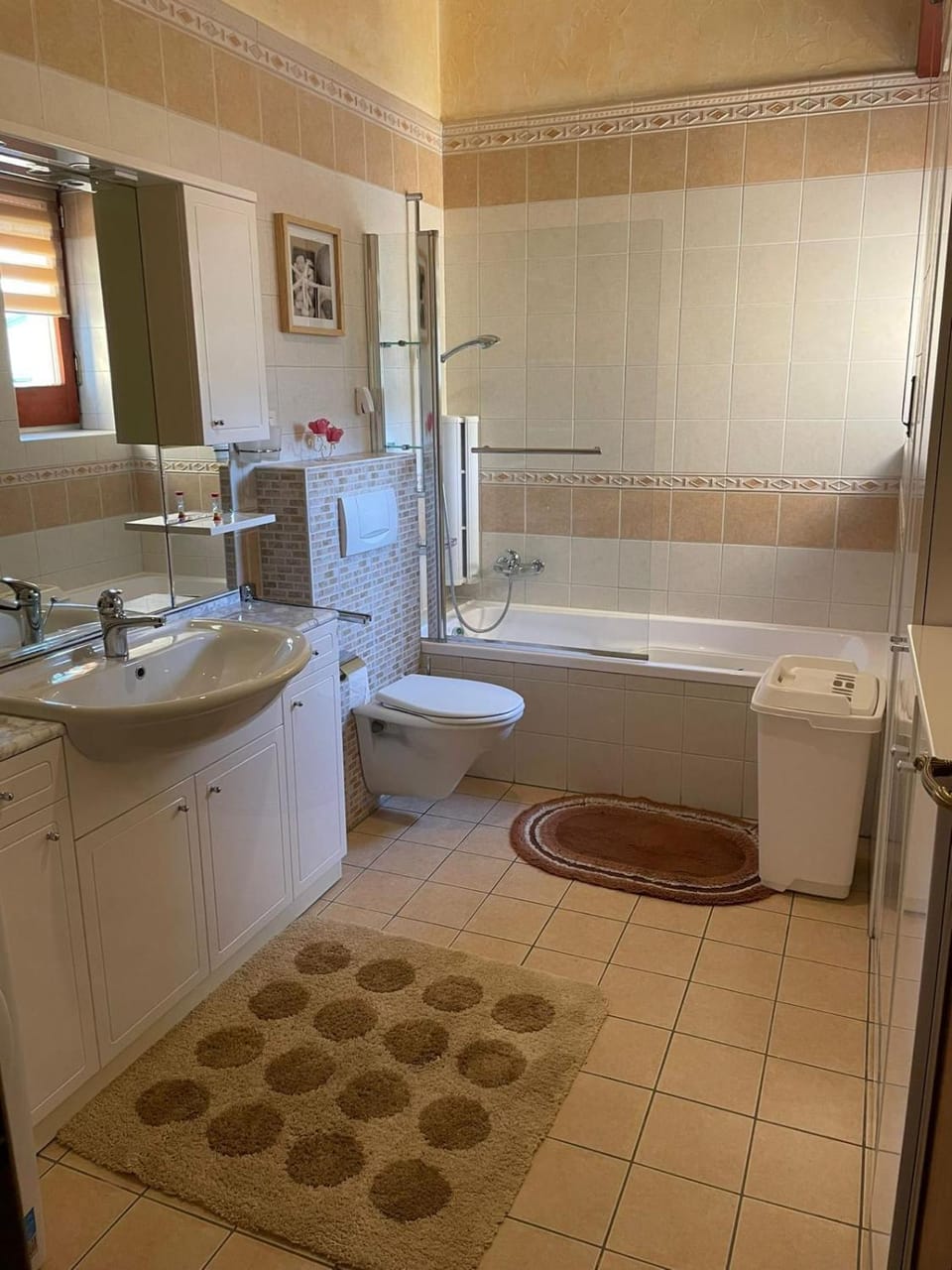 Shower, Toilet, Bathroom, Bath, towels
