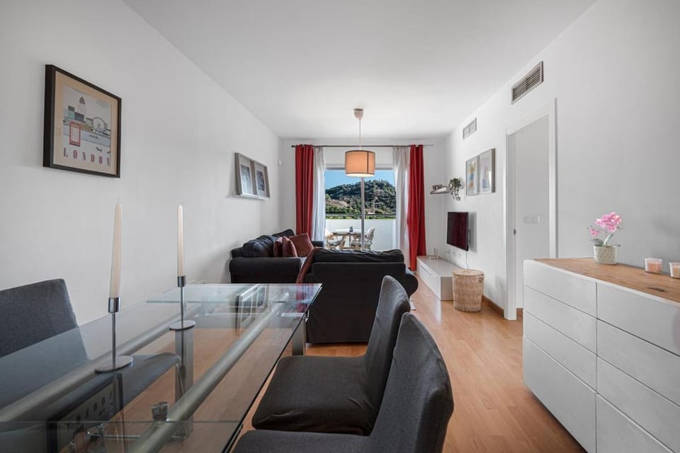 San Miguel - 2 Bed and 2 Bath - Miramar Shopping Apartment in Fuengirola