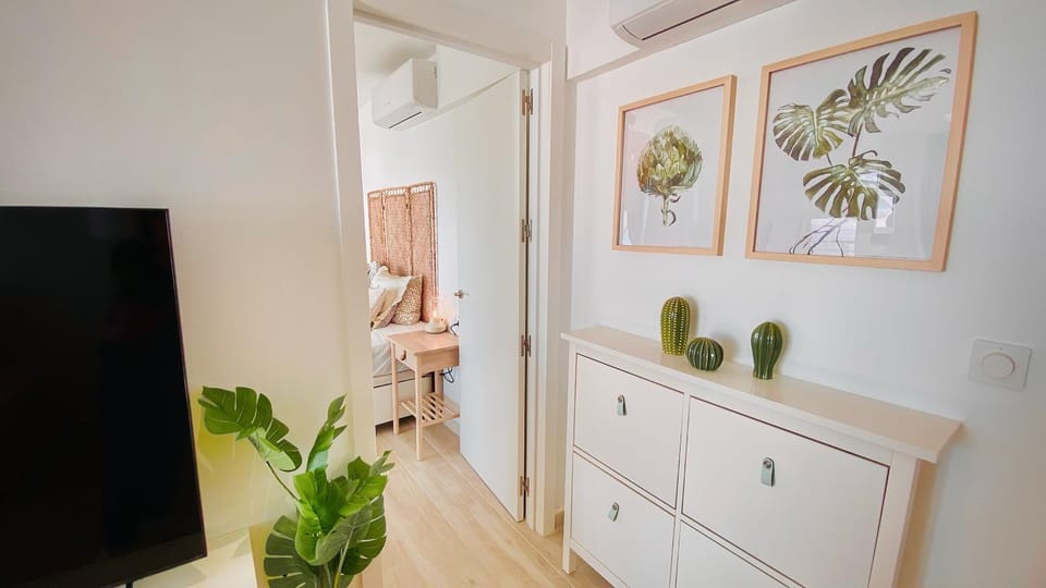 TV and multimedia, Bedroom, wardrobe, air conditioner
