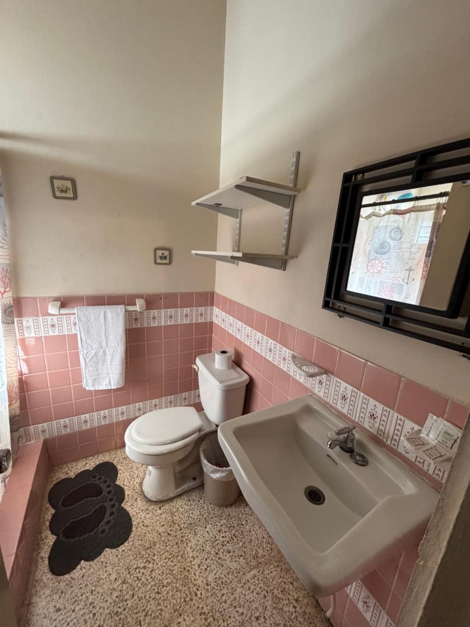 Bathroom, towels