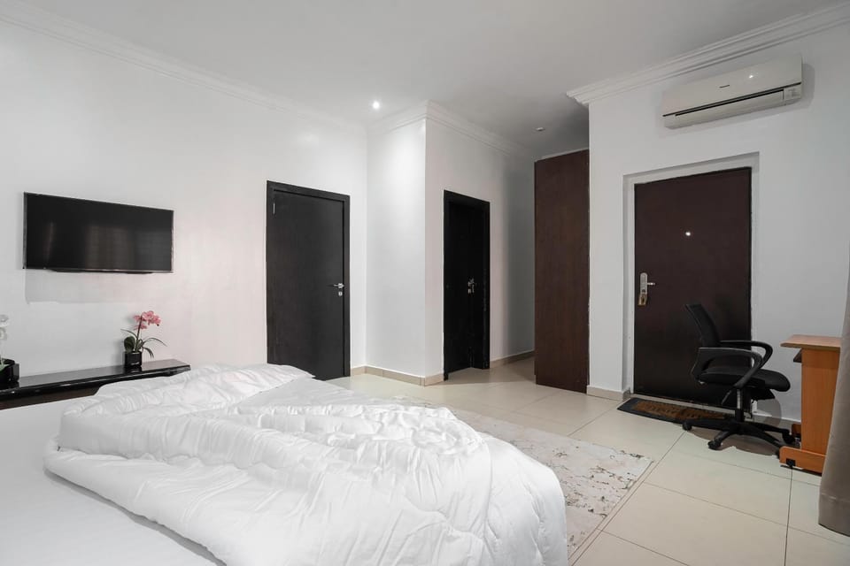 Bed, Photo of the whole room, Bedroom, wardrobe