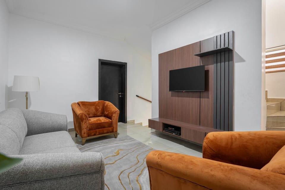 Communal lounge/ TV room, Living room, Seating area