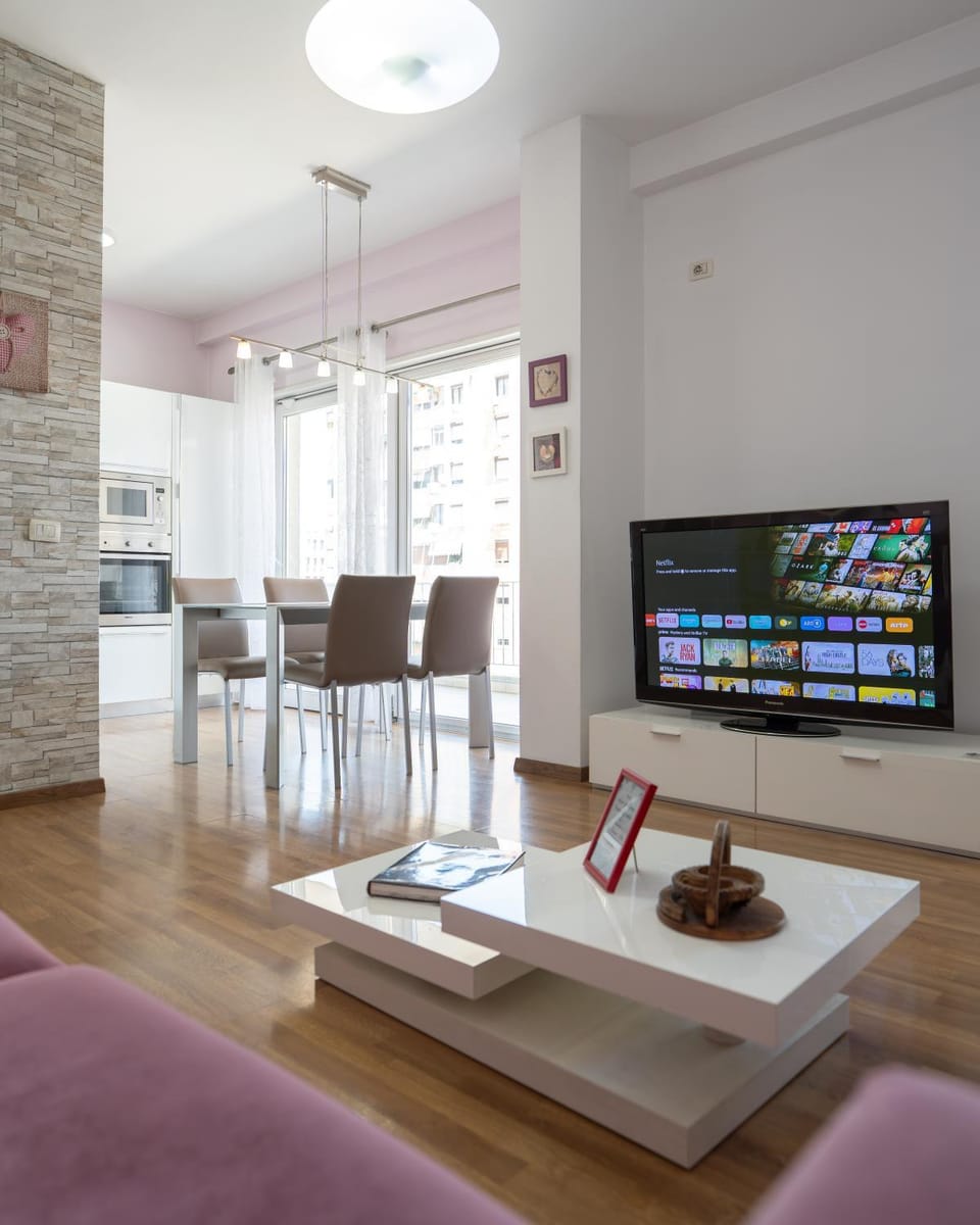 TV and multimedia, Living room, Seating area