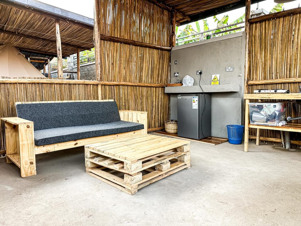 Patio, Kitchen or kitchenette, Dining area